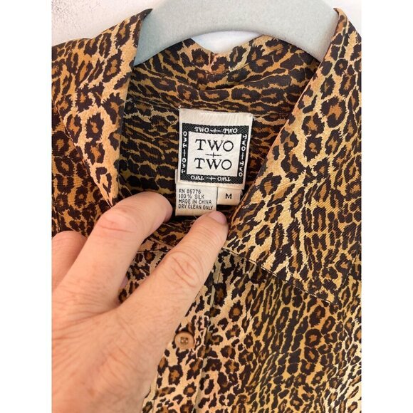 Two Two Vintage Womens Blouse Size Medium Brown Animal Print Long Sleeve - Picture 3 of 8